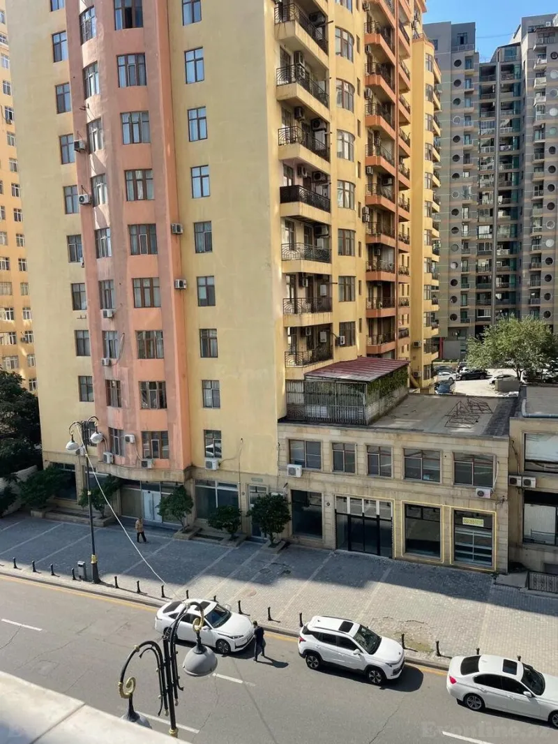 Satılır 3 otaqlı Mənzil Yeni tikili 165 m² 28 May m. - şəkil 14
