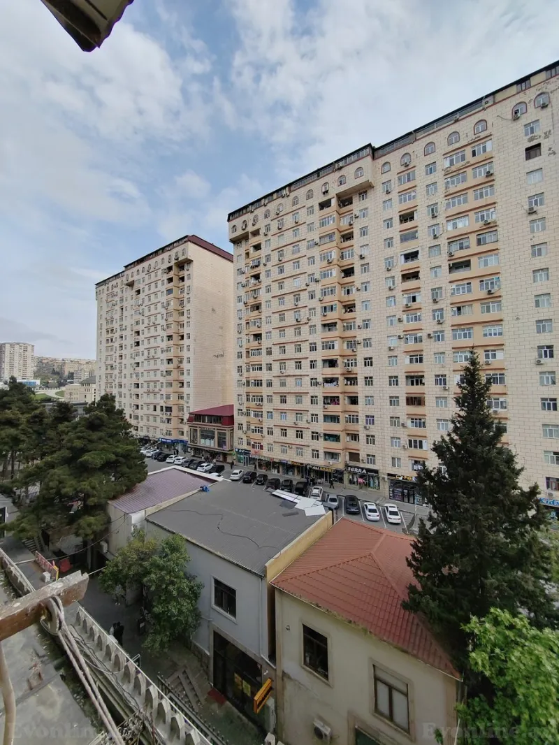 Satılır 5 otaqlı Mənzil Köhnə tikili 120 m² Əhmədli - şəkil 2