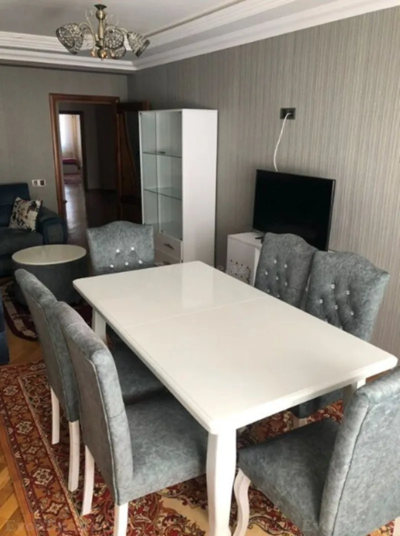 Kirayə verilir 3 otaqlı Mənzil Yeni tikili 136 m² Nərimanov r. - şəkil 9
