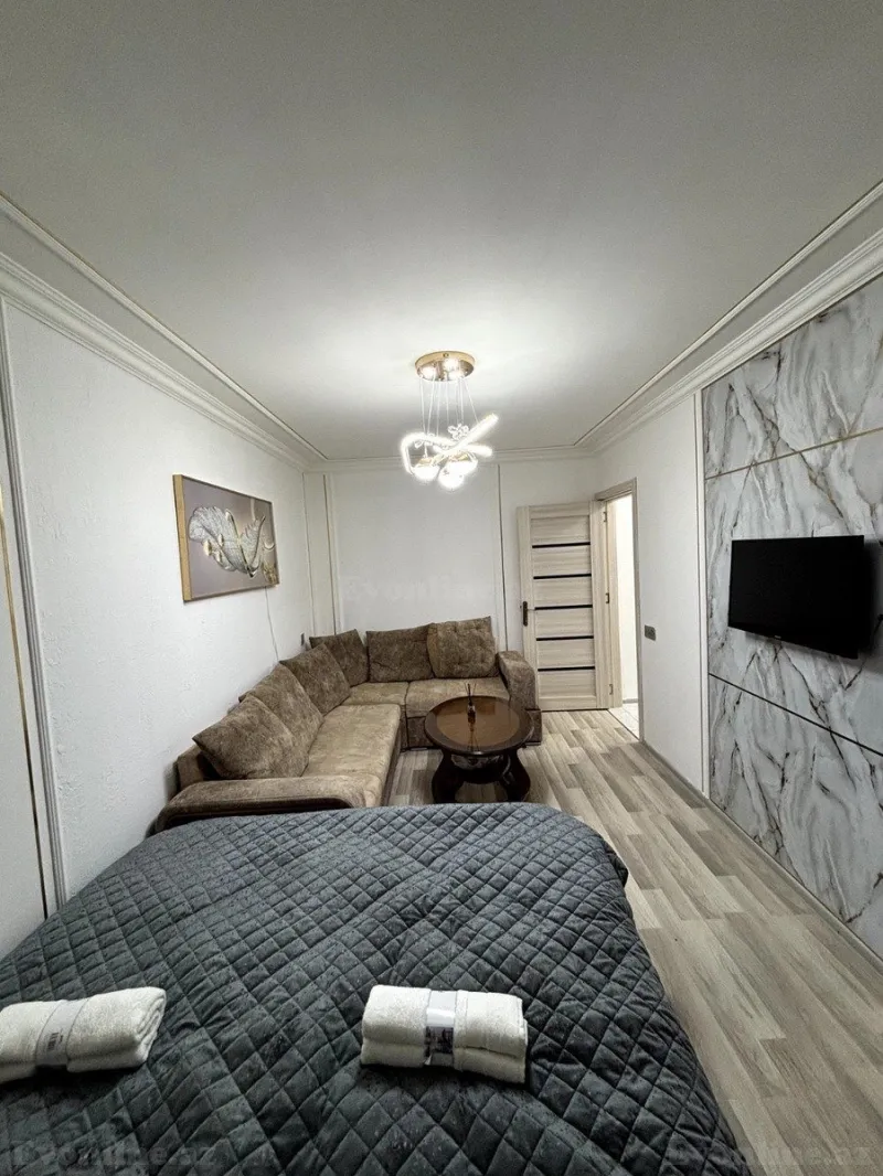 Kirayə verilir 2 otaqlı Mənzil Köhnə tikili 45 m² Sahil m. - şəkil 3