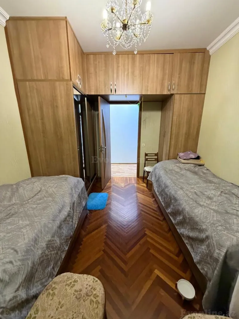 Satılır 2 otaqlı Mənzil Köhnə tikili 70 m² Azadlıq prospekti m. - şəkil 3