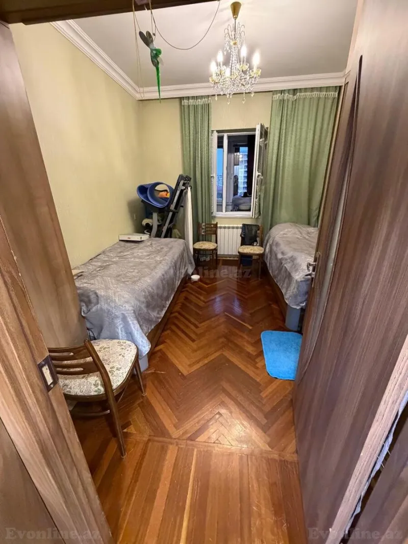 Satılır 2 otaqlı Mənzil Köhnə tikili 70 m² Azadlıq prospekti m. - şəkil 5