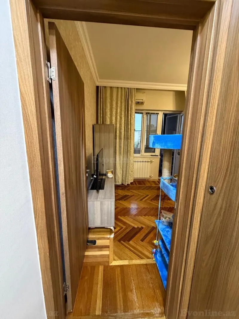 Satılır 2 otaqlı Mənzil Köhnə tikili 70 m² Azadlıq prospekti m. - şəkil 8