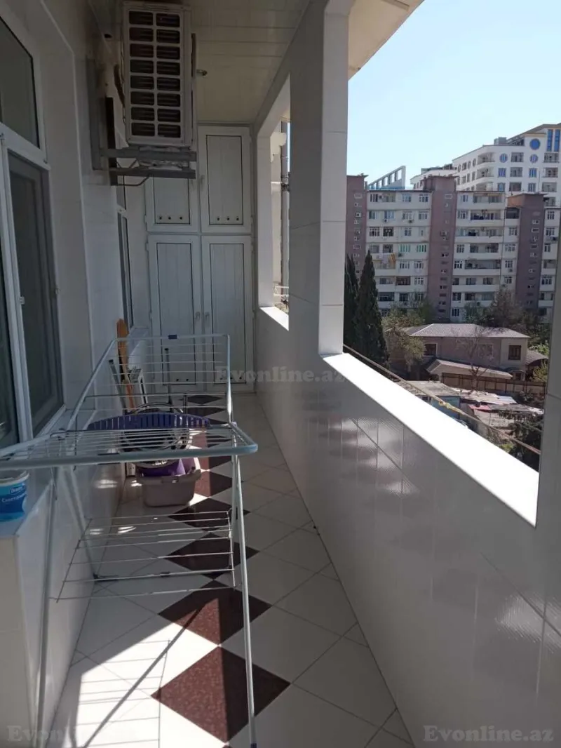 Satılır 5 otaqlı Mənzil Köhnə tikili 120 m² Əhmədli - şəkil 2