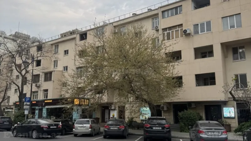 3 otaqlı Mənzil 80 m² 28 May m. Kirayə verilir
