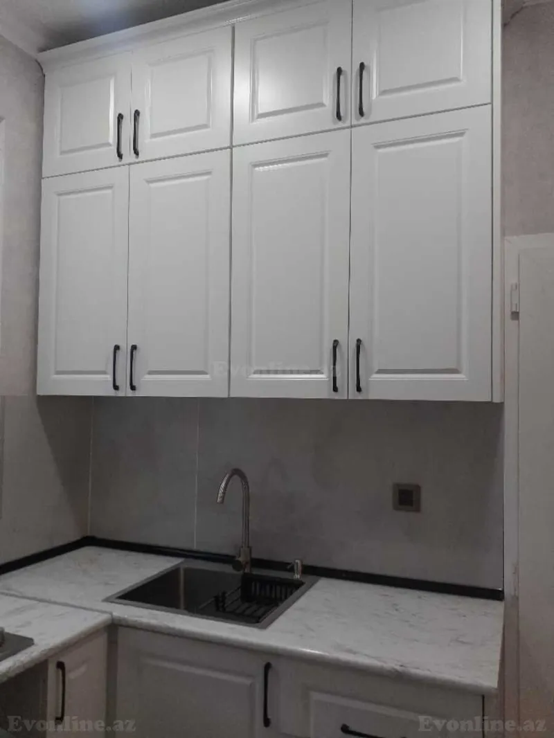 Satılır 3 otaqlı Mənzil Köhnə tikili 42 m² Nərimanov r. - şəkil 2