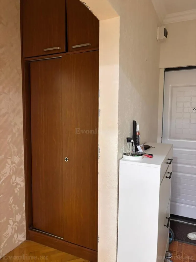 Satılır 3 otaqlı Mənzil Köhnə tikili 57.7 m² 4-cü mikrorayon - şəkil 2