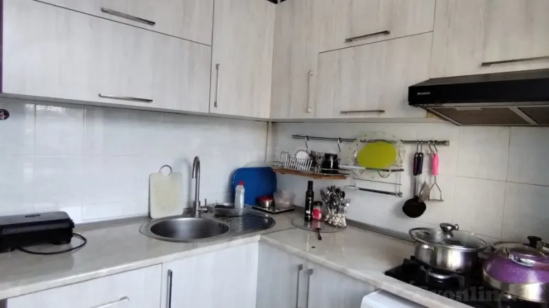 Satılır 3 otaqlı Mənzil Köhnə tikili 60 m² Yasamal - şəkil 2