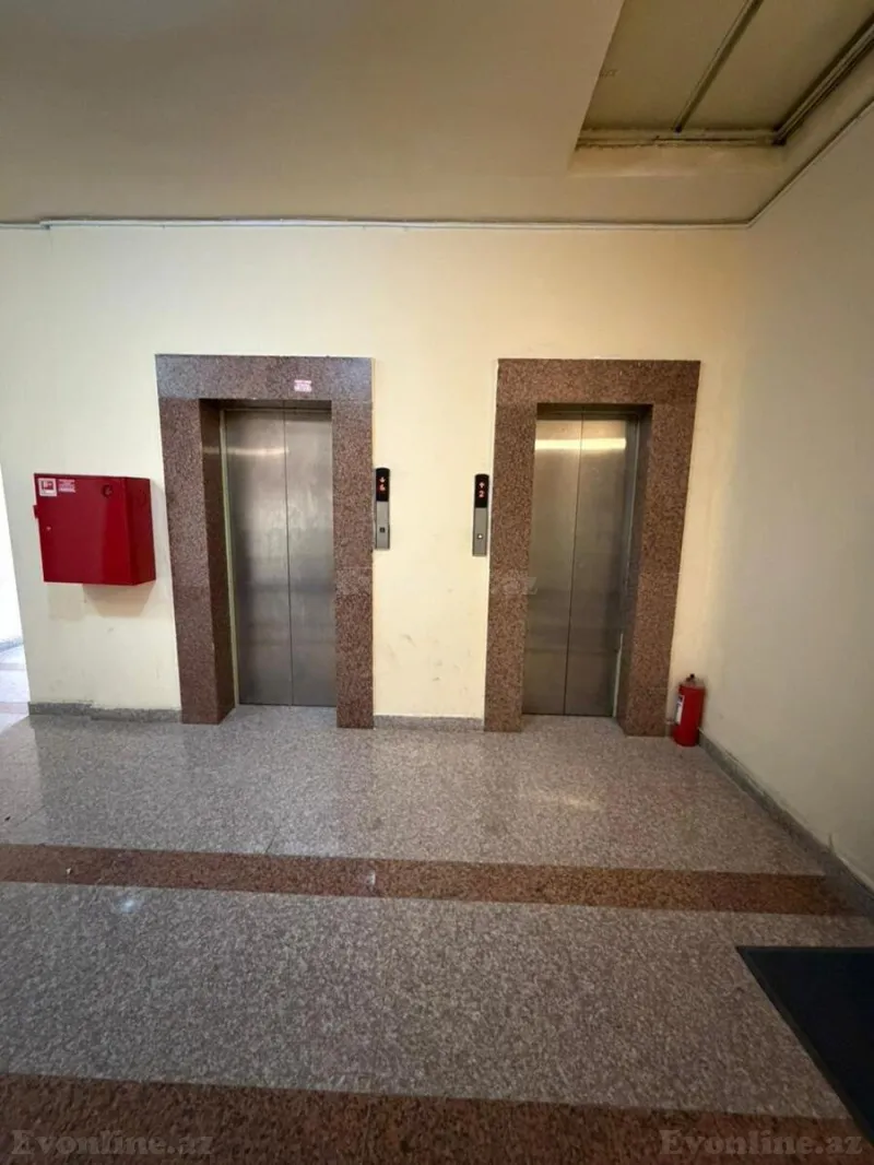 Satılır 3 otaqlı Mənzil Yeni tikili 130 m² Elmlər Akademiyası m. - şəkil 4