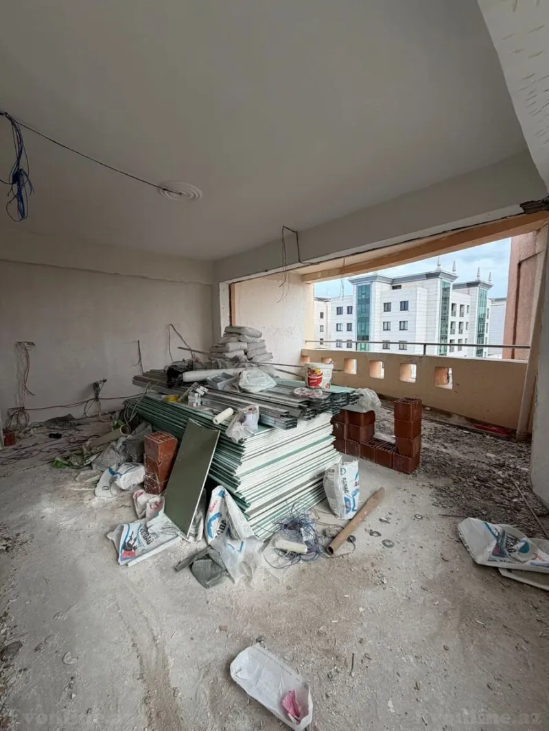 Satılır 3 otaqlı Mənzil Yeni tikili 130 m² Elmlər Akademiyası m. - şəkil 6