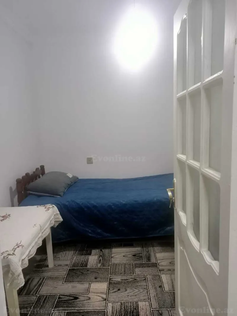 Satılır 3 otaqlı Mənzil Köhnə tikili 50 m² Səbail r. - şəkil 2