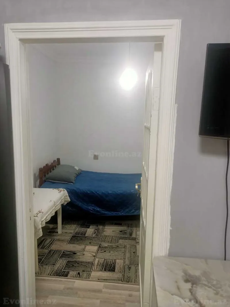 Satılır 3 otaqlı Mənzil Köhnə tikili 50 m² Səbail r. - şəkil 5