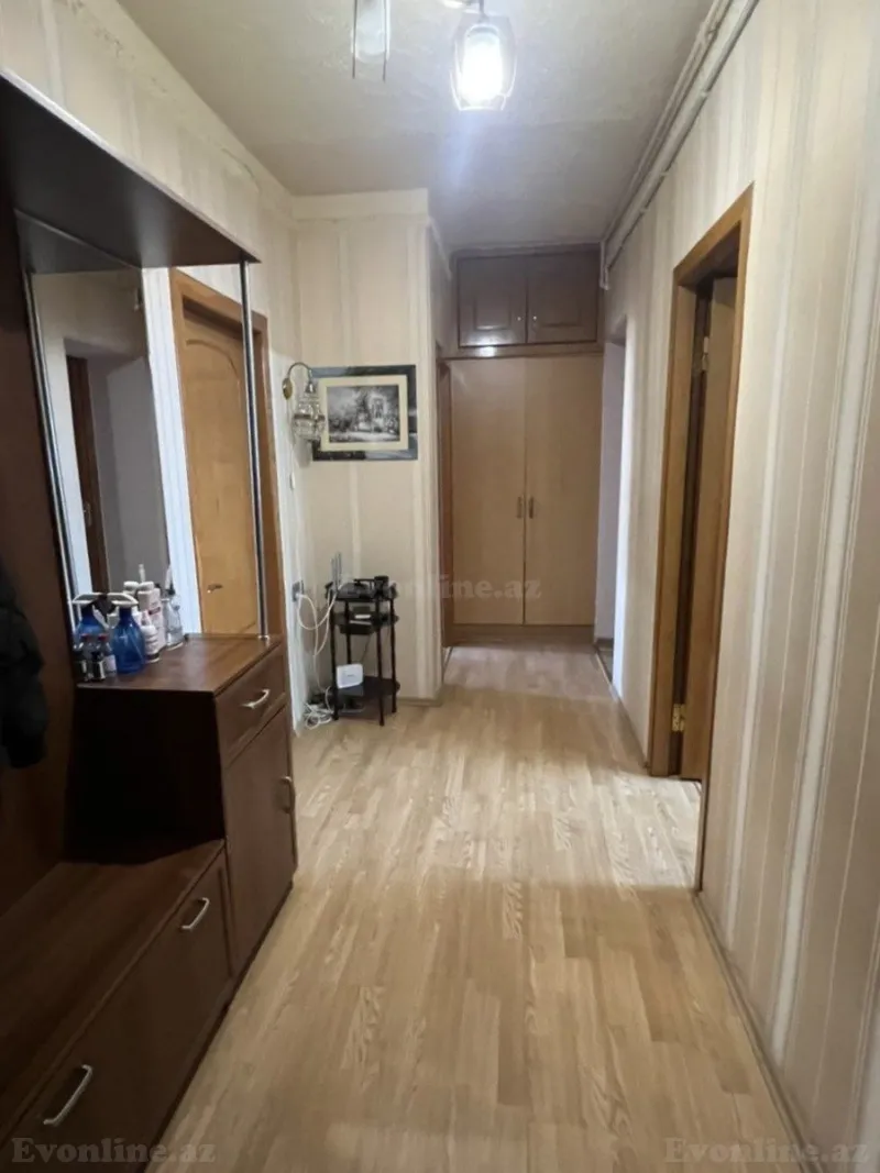 Satılır 4 otaqlı Mənzil Köhnə tikili 100 m² Elmlər Akademiyası m. - şəkil 3