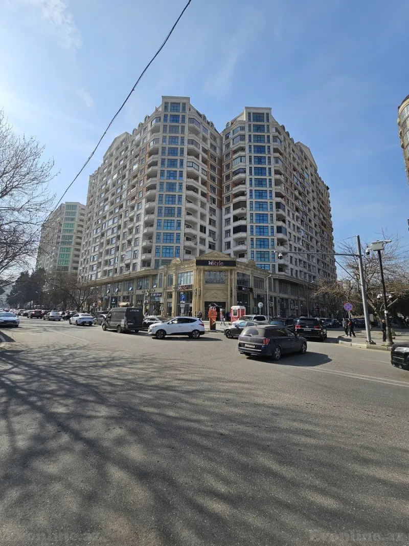 3 otaqlı Mənzil 130 m² Nəriman Nərimanov m. Kirayə verilir