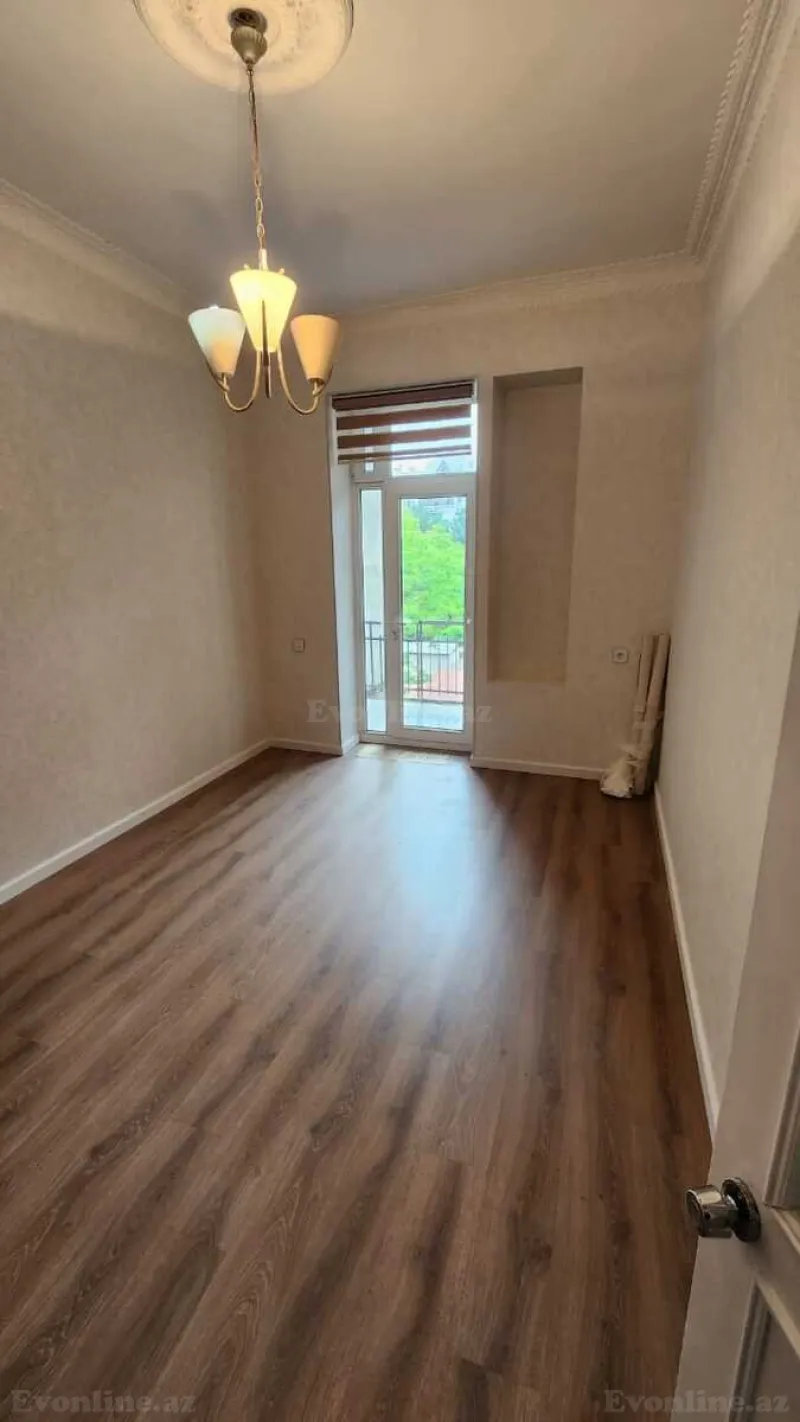 Satılır 2 otaqlı Mənzil Köhnə tikili 55 m² İçərişəhər m. - şəkil 5