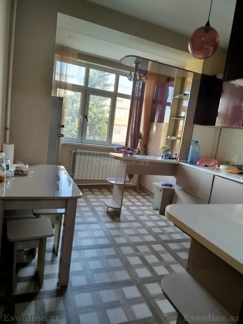 2 otaqlı Mənzil 60 m² 4-cü mikrorayon Kirayə verilir