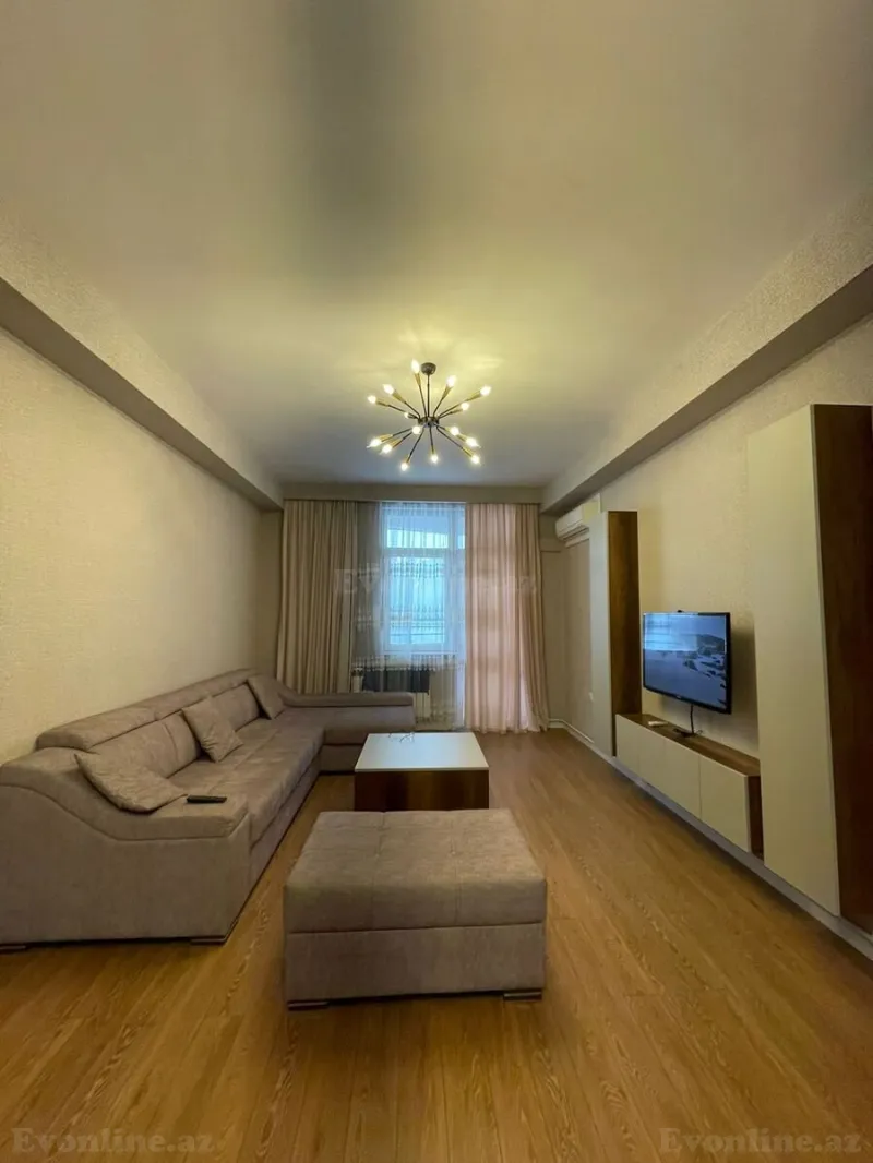 3 otaqlı Mənzil 120 m² Xətai m. Kirayə verilir