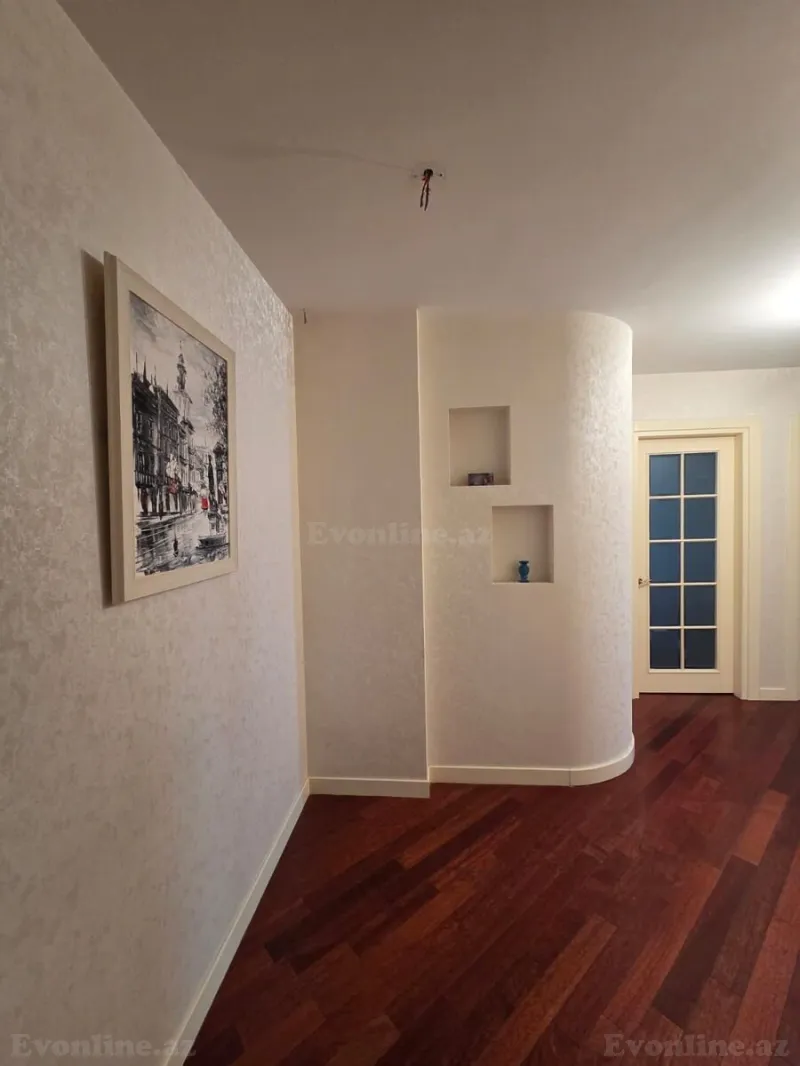 Satılır 2 otaqlı Mənzil Yeni tikili 106 m² 8 Noyabr m. - şəkil 2