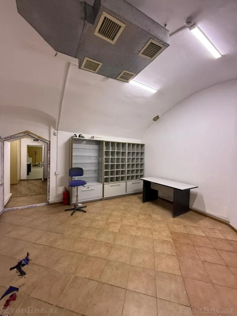Kirayə verilir Obyekt 151 m² İçərişəhər m. - şəkil 4
