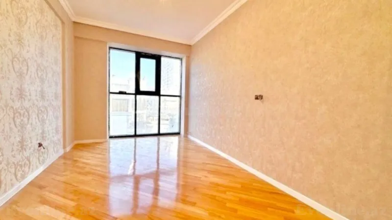 3 otaqlı Mənzil 90 m² Qara Qarayev m. Satılır