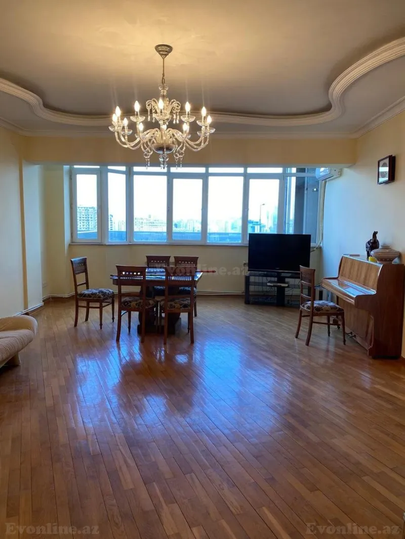 4 otaqlı Mənzil 160 m² Nizami m. Satılır