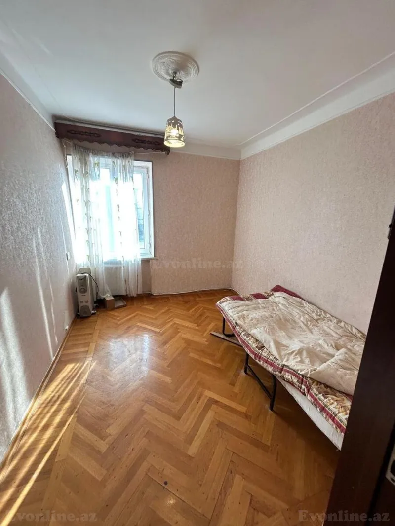 Satılır 4 otaqlı Mənzil Köhnə tikili 75 m² Memar Əcəmi m. - şəkil 6
