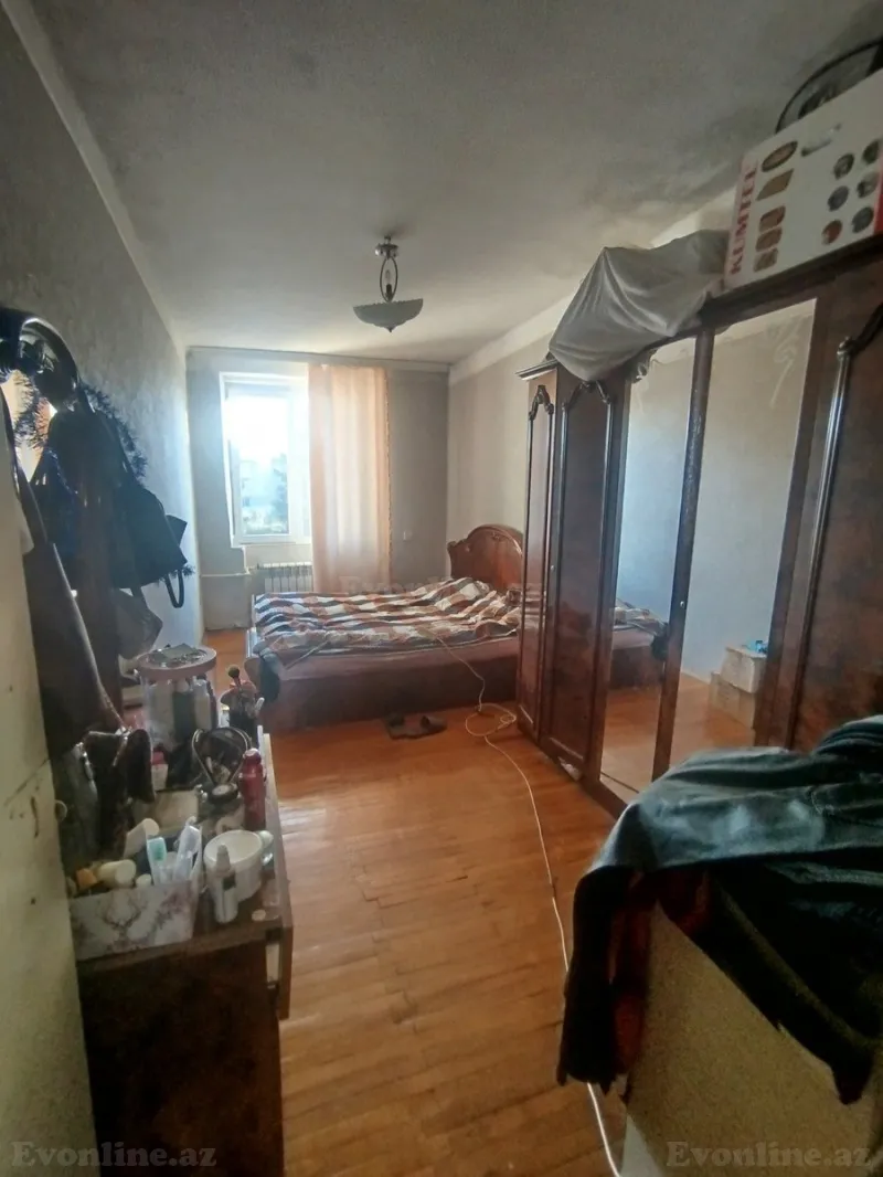 Satılır 2 otaqlı Mənzil Köhnə tikili 55 m² Neftçilər m. - şəkil 4