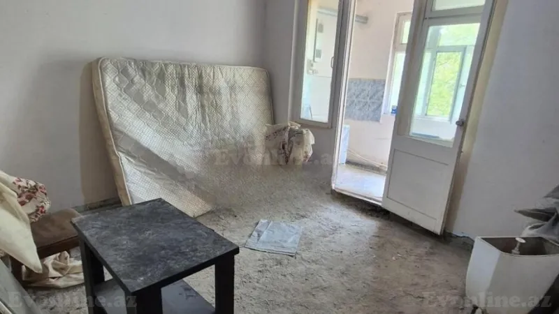 Satılır 2 otaqlı Mənzil Köhnə tikili 55 m² 8-ci mikrorayon - şəkil 2