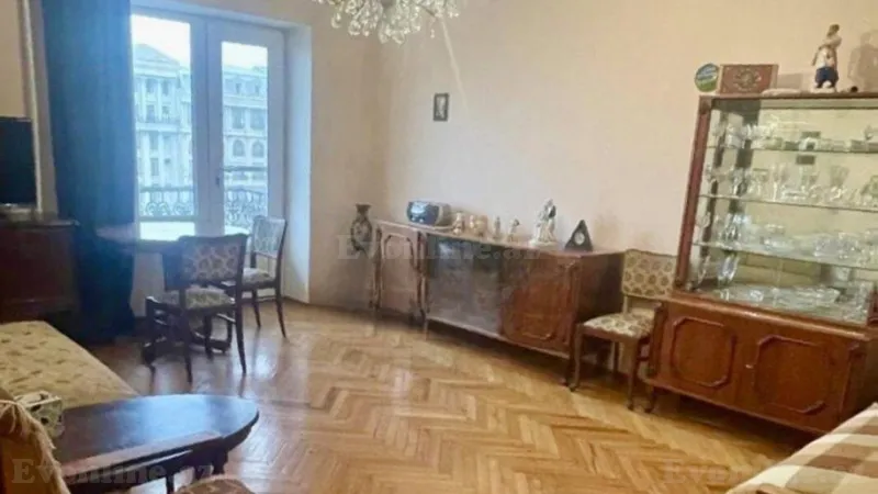 2 otaqlı Mənzil 70 m² İçərişəhər m. Kirayə verilir