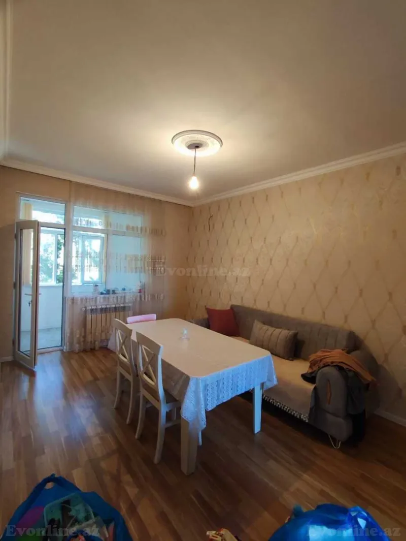 Satılır 2 otaqlı Mənzil Köhnə tikili 55 m² 4-cü mikrorayon - şəkil 2