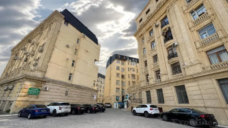 4 otaqlı Mənzil 130 m² Bayıl Satılır