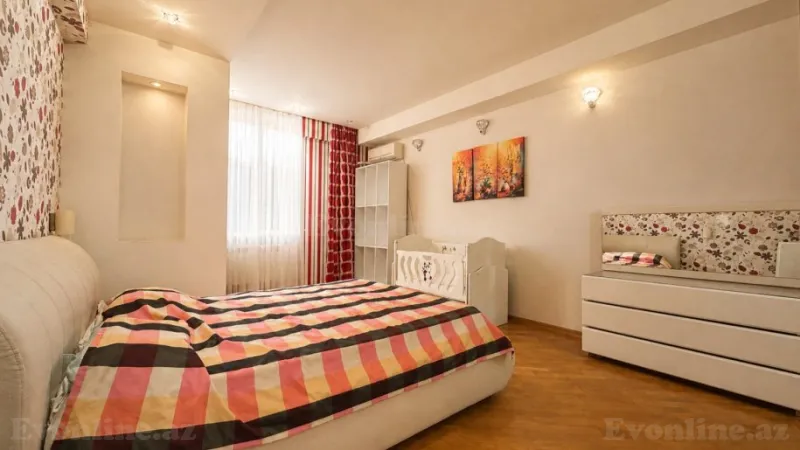 Satılır 4 otaqlı Mənzil Yeni tikili 130 m² Bayıl - şəkil 4