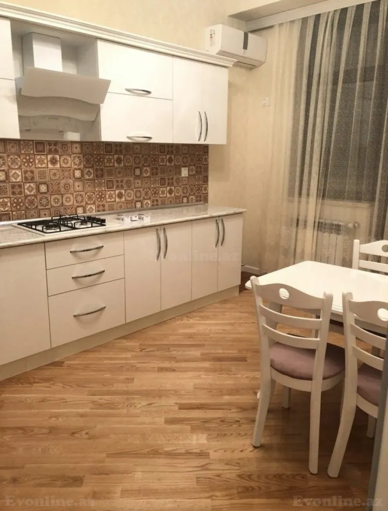 Satılır 2 otaqlı Mənzil Köhnə tikili 82 m² 3-cü mikrorayon - şəkil 4