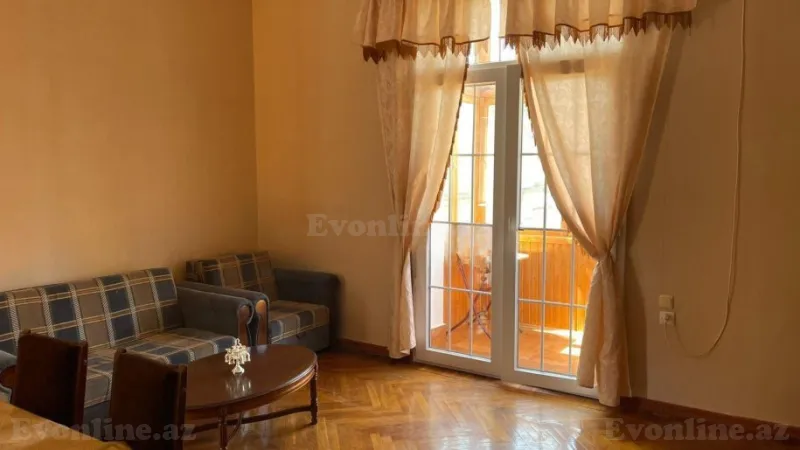 2 otaqlı Mənzil 50 m² İçərişəhər m. Kirayə verilir