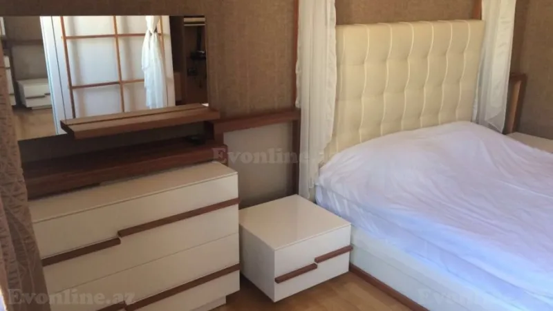 Kirayə verilir 3 otaqlı Mənzil Köhnə tikili 100 m² Sahil m. - şəkil 9
