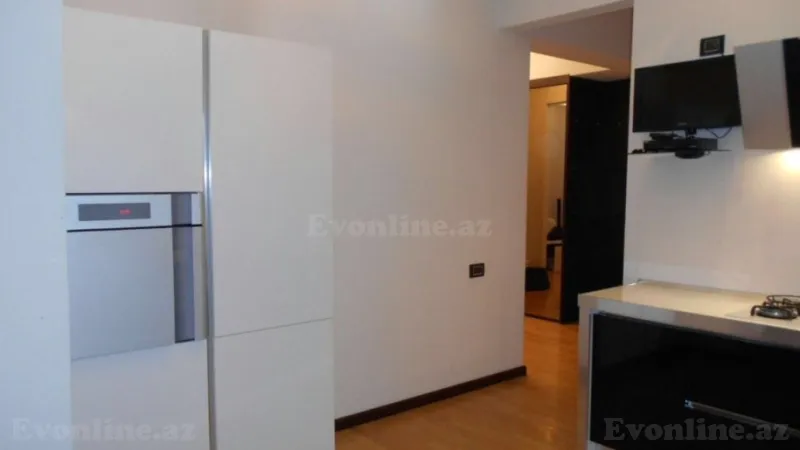 Kirayə verilir 3 otaqlı Mənzil Köhnə tikili 100 m² Sahil m. - şəkil 14