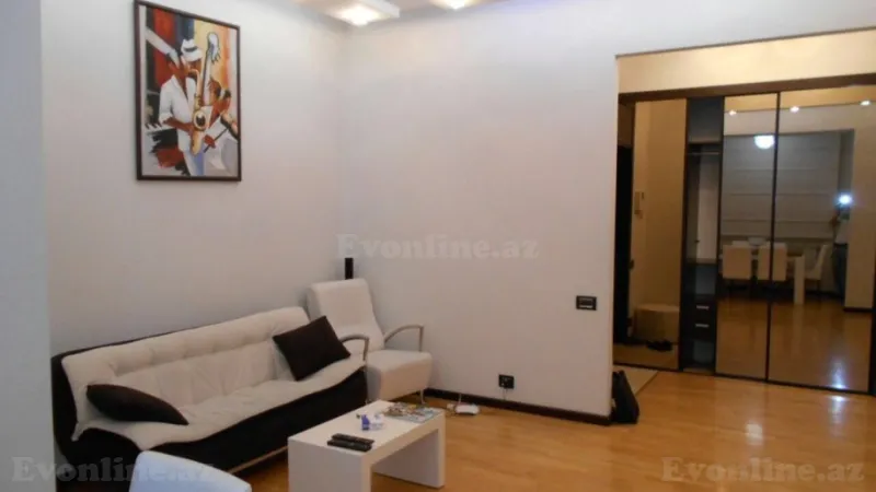 Kirayə verilir 3 otaqlı Mənzil Köhnə tikili 100 m² Sahil m. - şəkil 16