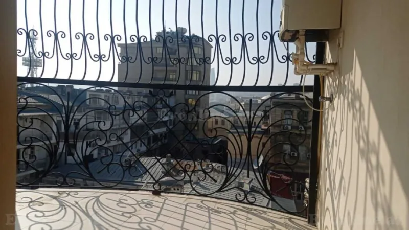 Kirayə verilir 3 otaqlı Mənzil Köhnə tikili 100 m² Sahil m. - şəkil 19