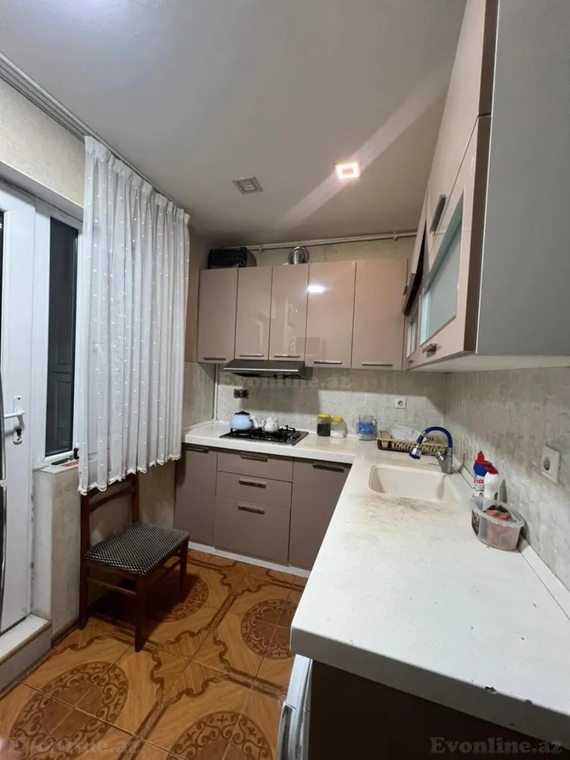 Satılır 2 otaqlı Mənzil Köhnə tikili 65 m² Gənclik m. - şəkil 16
