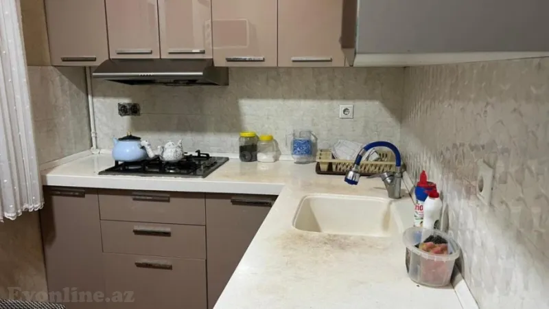 Satılır 2 otaqlı Mənzil Köhnə tikili 65 m² Gənclik m. - şəkil 18