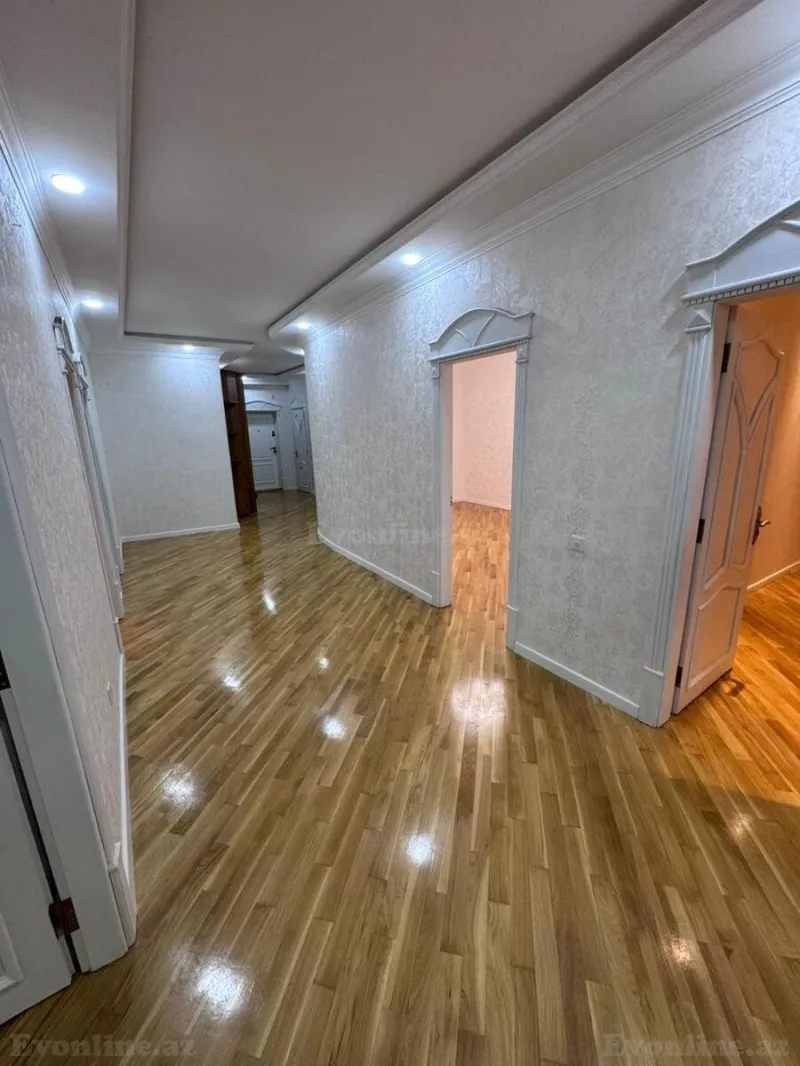 Satılır 4 otaqlı Mənzil Yeni tikili 160 m² İnşaatçılar m. - şəkil 9