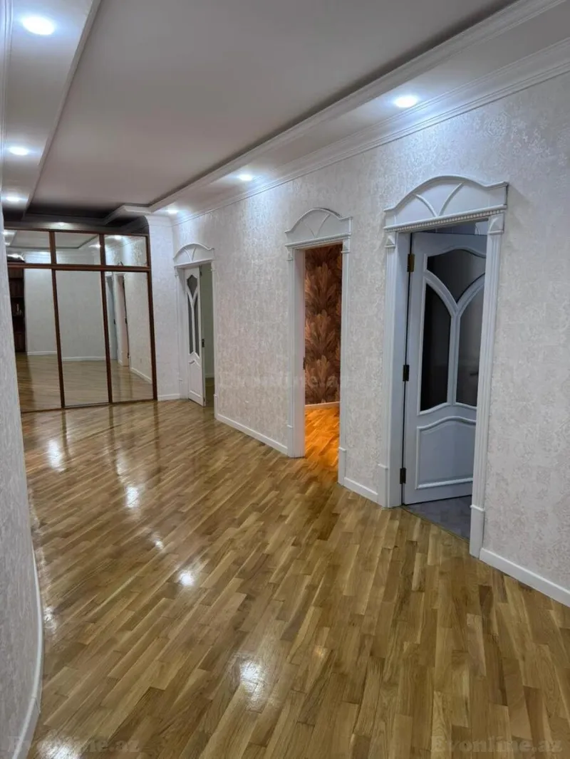 Satılır 4 otaqlı Mənzil Yeni tikili 160 m² İnşaatçılar m. - şəkil 10