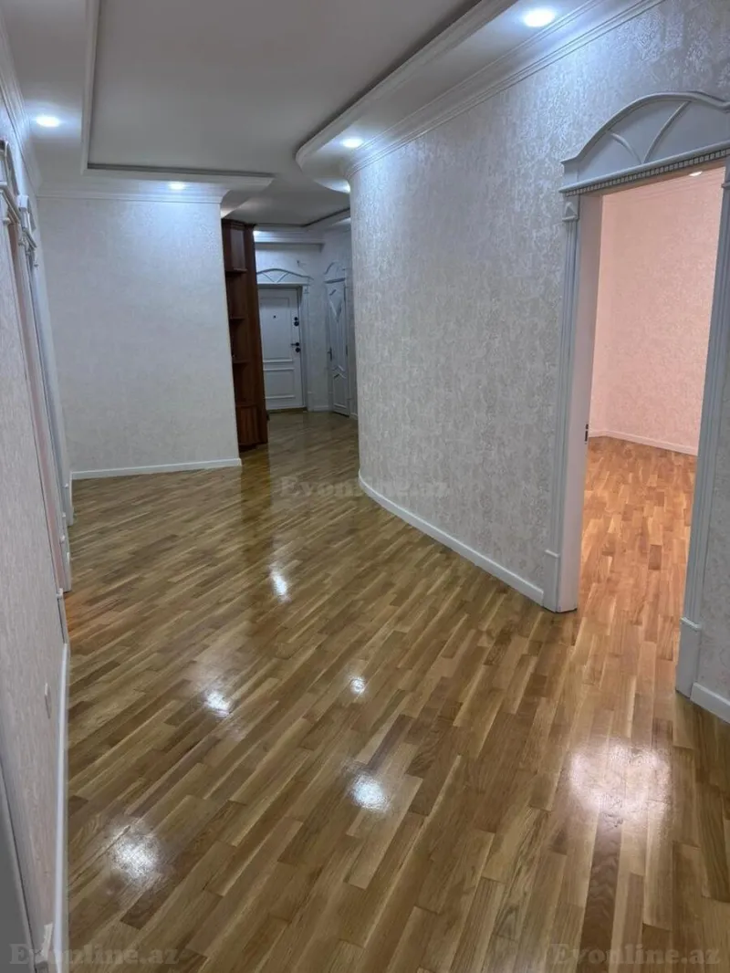 Satılır 4 otaqlı Mənzil Yeni tikili 160 m² İnşaatçılar m. - şəkil 12