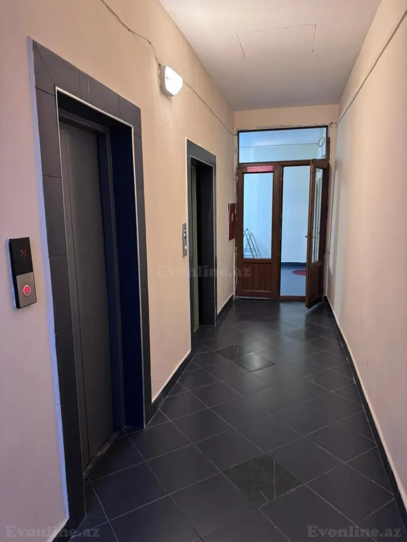 Satılır 4 otaqlı Mənzil Yeni tikili 160 m² İnşaatçılar m. - şəkil 15