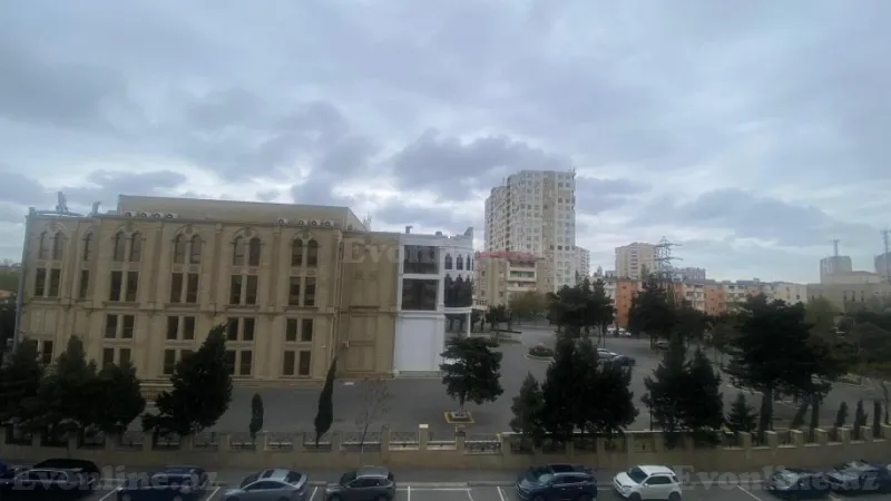 3 otaqlı Mənzil 84 m² Qara Qarayev m. Satılır