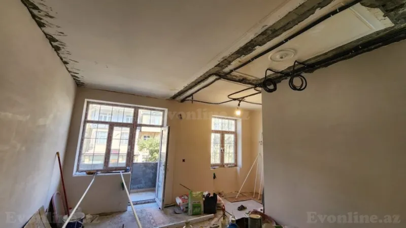 1 otaqlı Mənzil 36 m² Elmlər Akademiyası m. Satılır