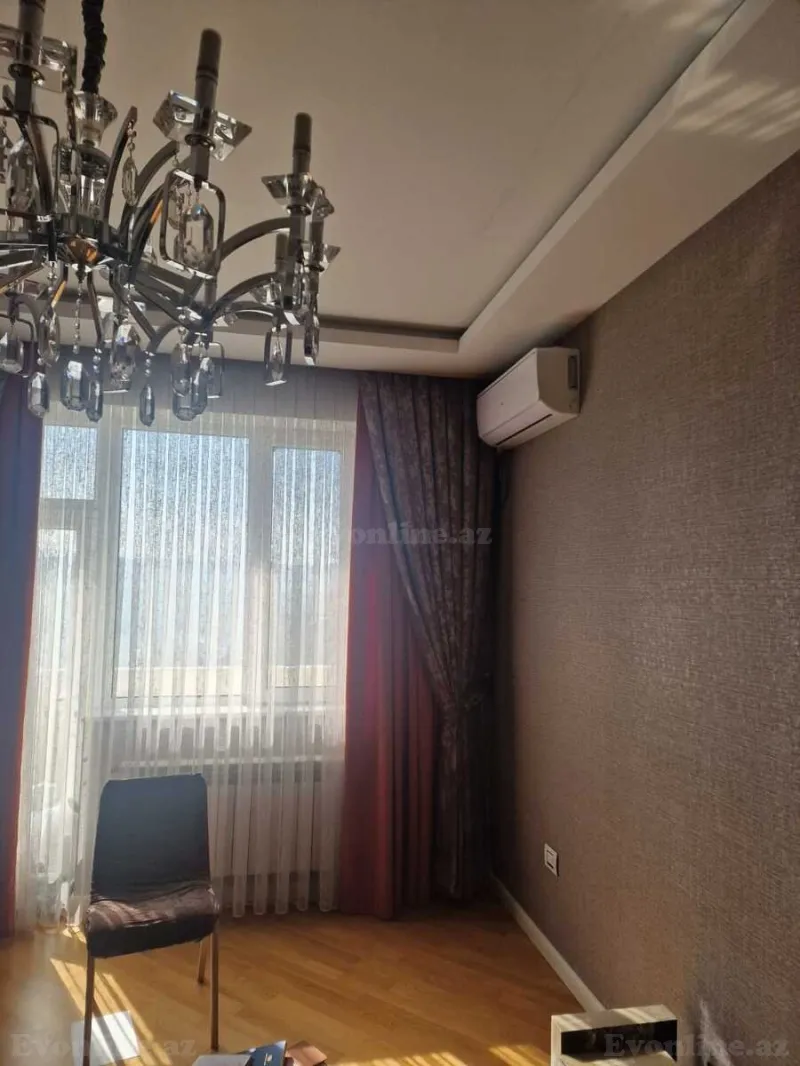 Kirayə verilir 3 otaqlı Mənzil Yeni tikili 135 m² İnşaatçılar m. - şəkil 4