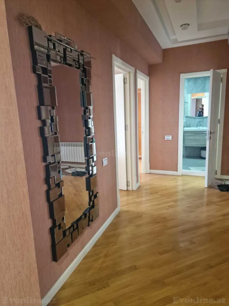 Kirayə verilir 3 otaqlı Mənzil Yeni tikili 135 m² İnşaatçılar m. - şəkil 6