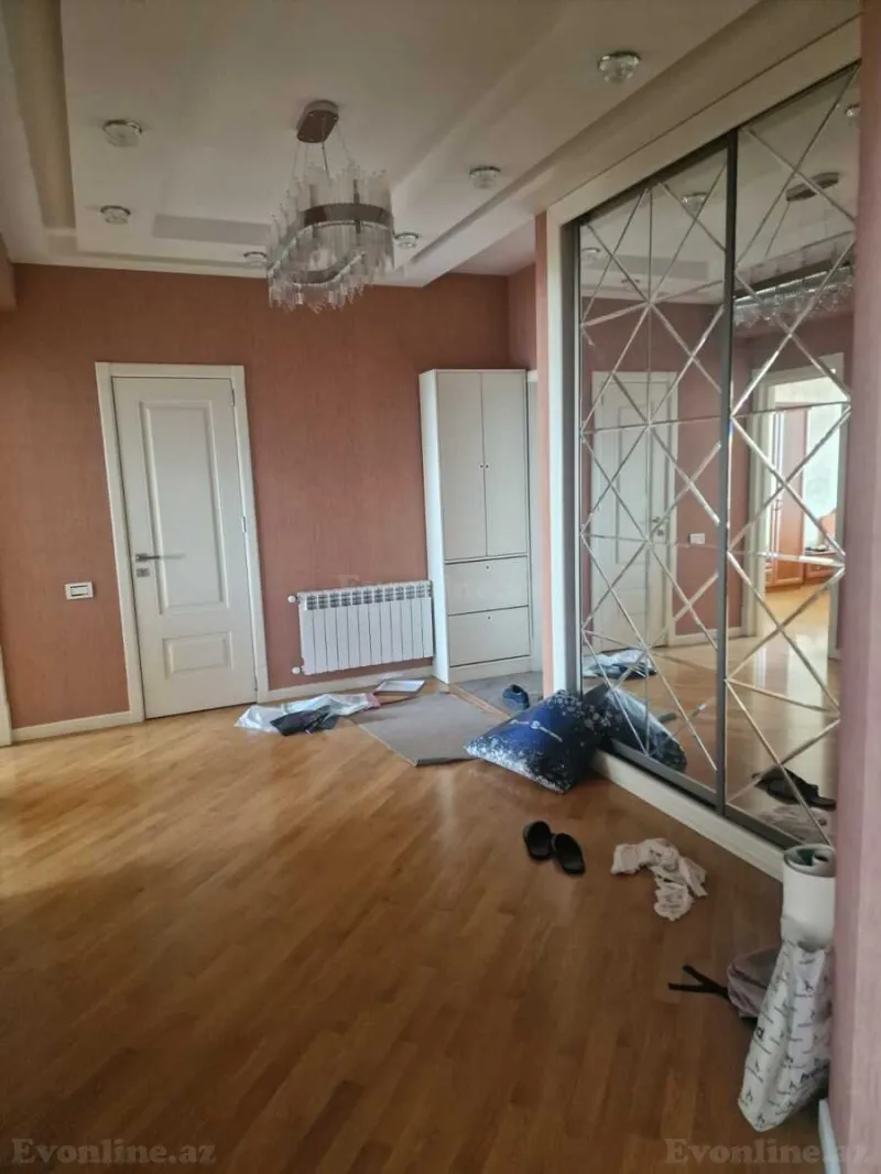 Kirayə verilir 3 otaqlı Mənzil Yeni tikili 135 m² İnşaatçılar m. - şəkil 9