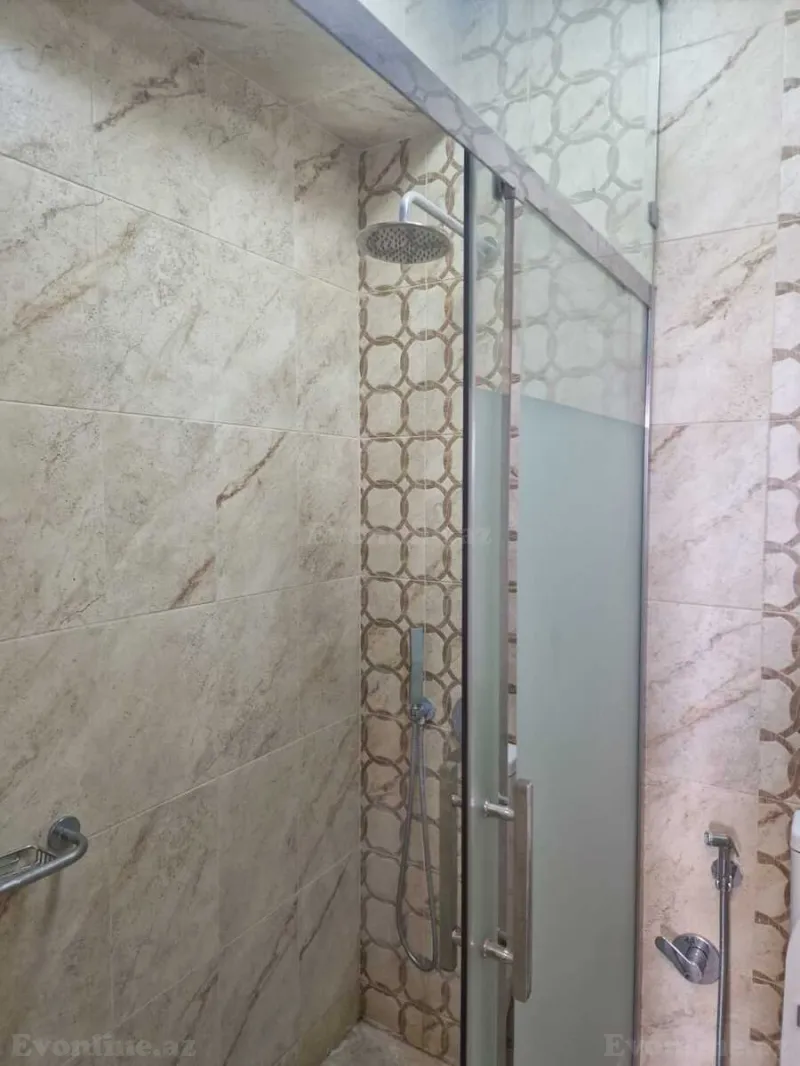 Kirayə verilir 3 otaqlı Mənzil Yeni tikili 135 m² İnşaatçılar m. - şəkil 15